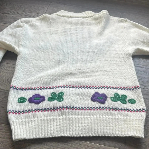 Avocado | Vintage 80’s 90’s Made in Hong Kong knit sweater / embroidered flowers - Picture 9 of 11